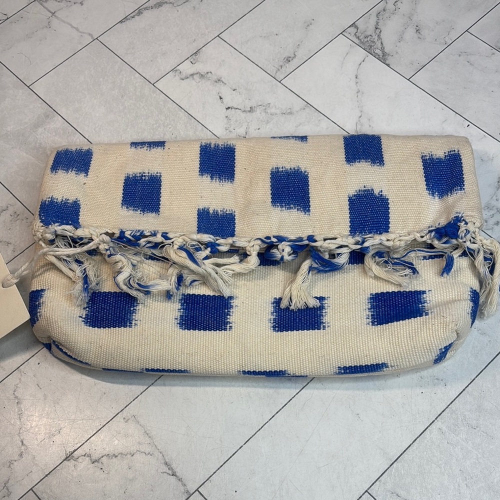 NWT Mercado Global Womens Margarita Blue White Pattern Clutch Hangbag